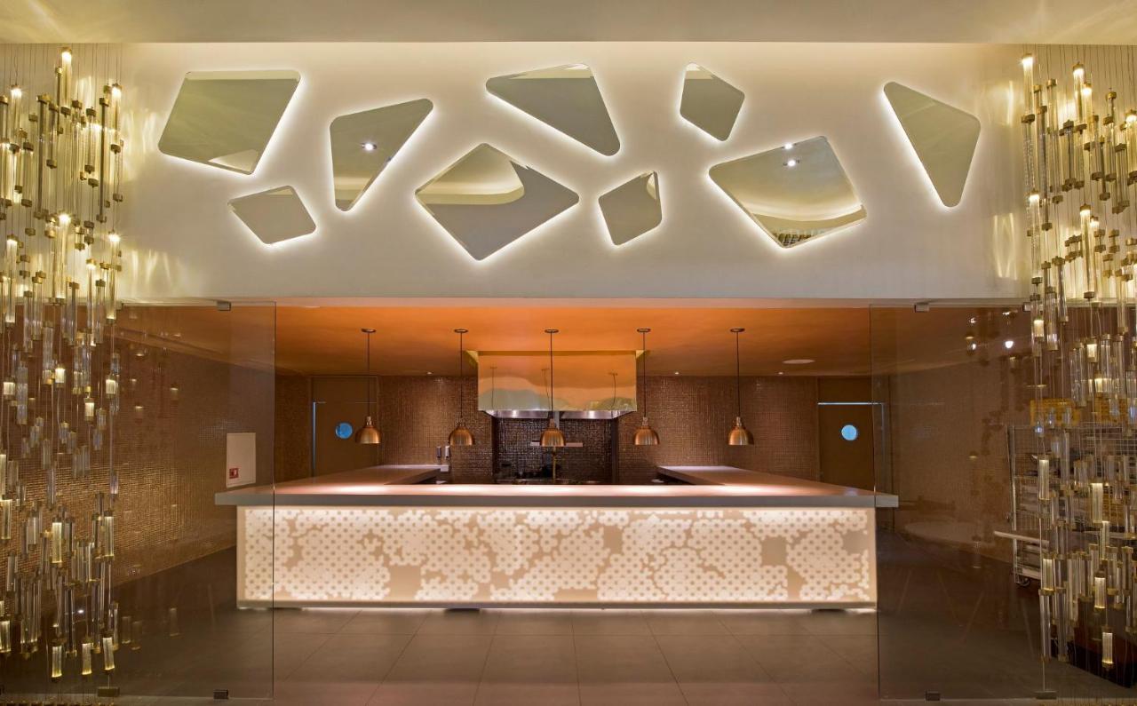 Nickelodeon Hotels & Resorts Punta Cana Exterior foto The lobby of the hotel